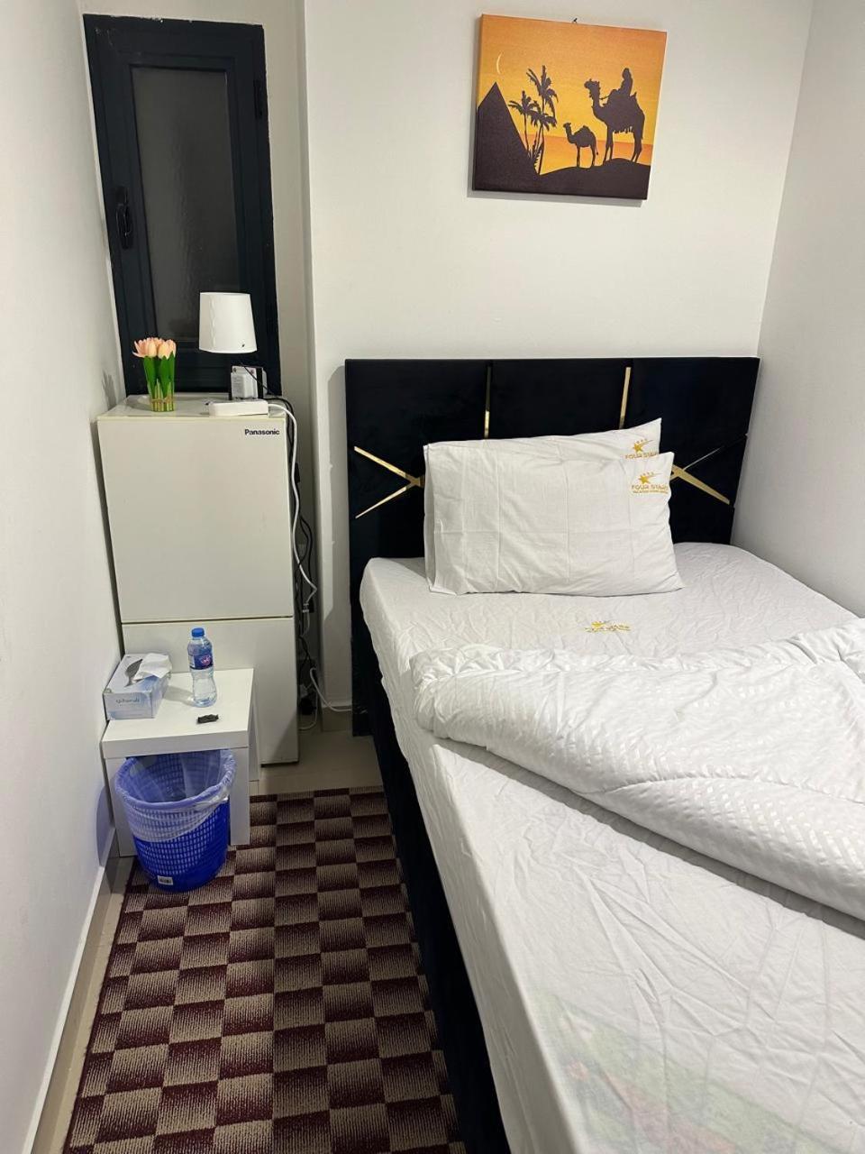 Four Stars Hostel Dubai Eksteriør billede