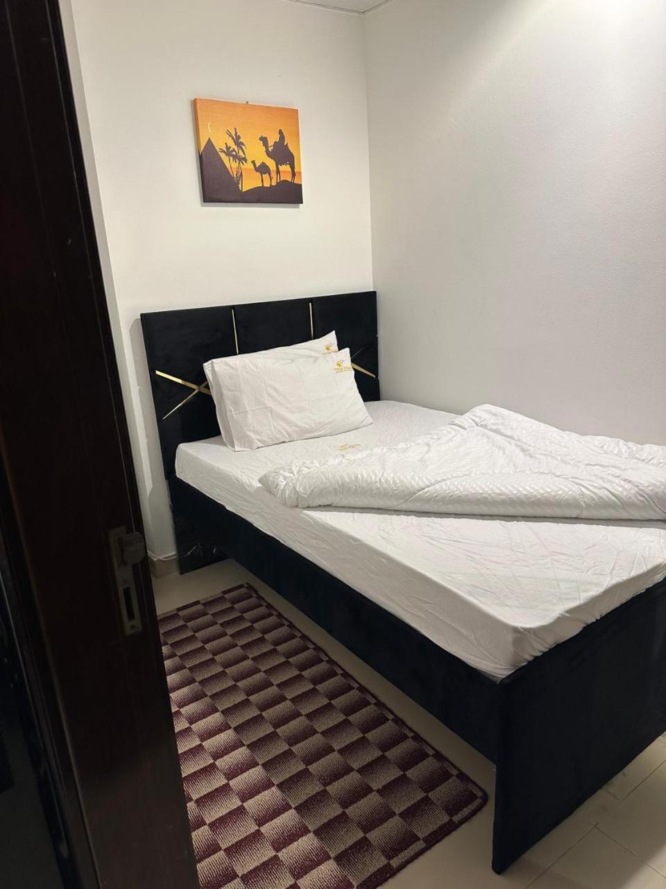 Four Stars Hostel Dubai Eksteriør billede