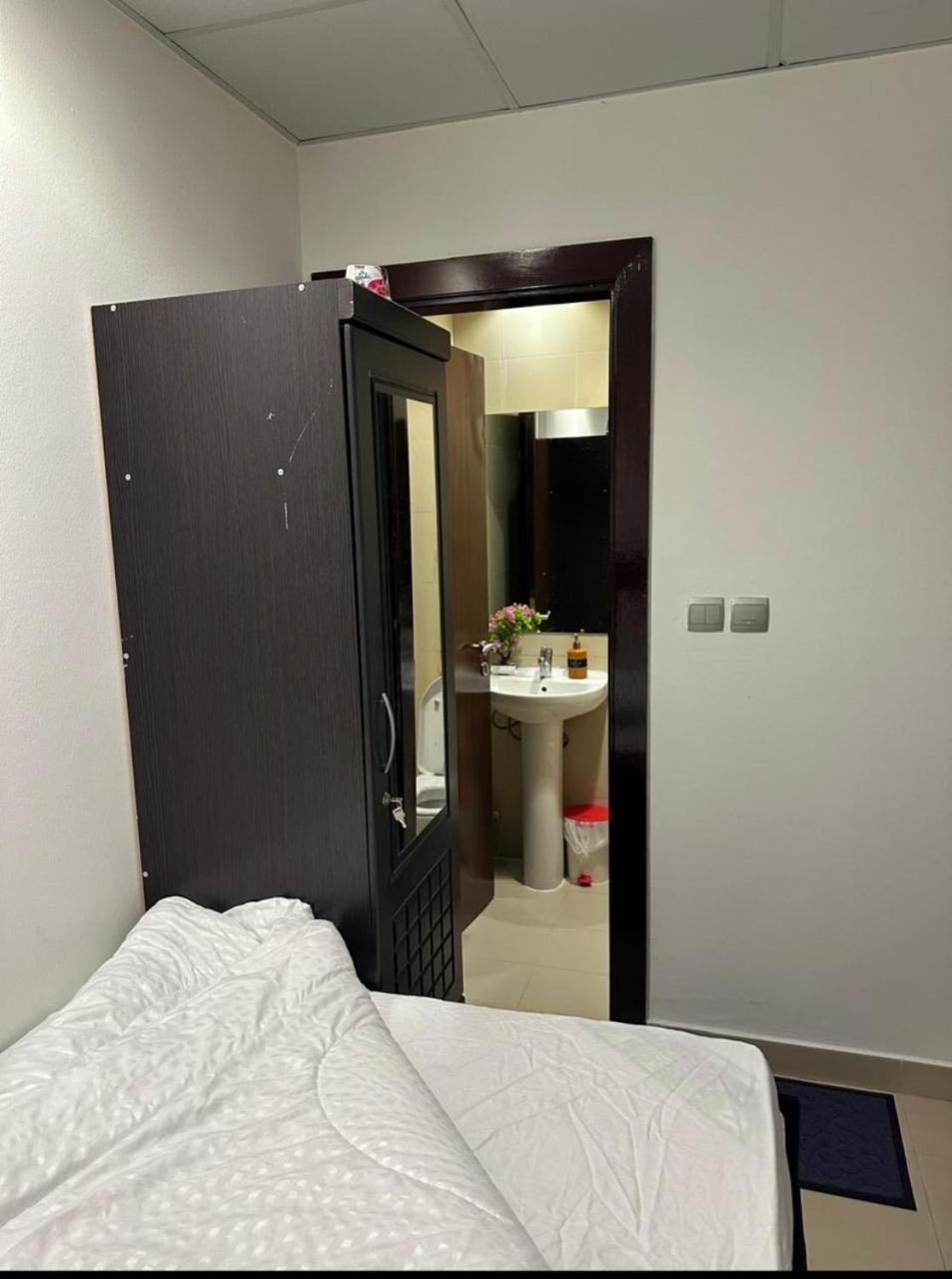 Four Stars Hostel Dubai Eksteriør billede