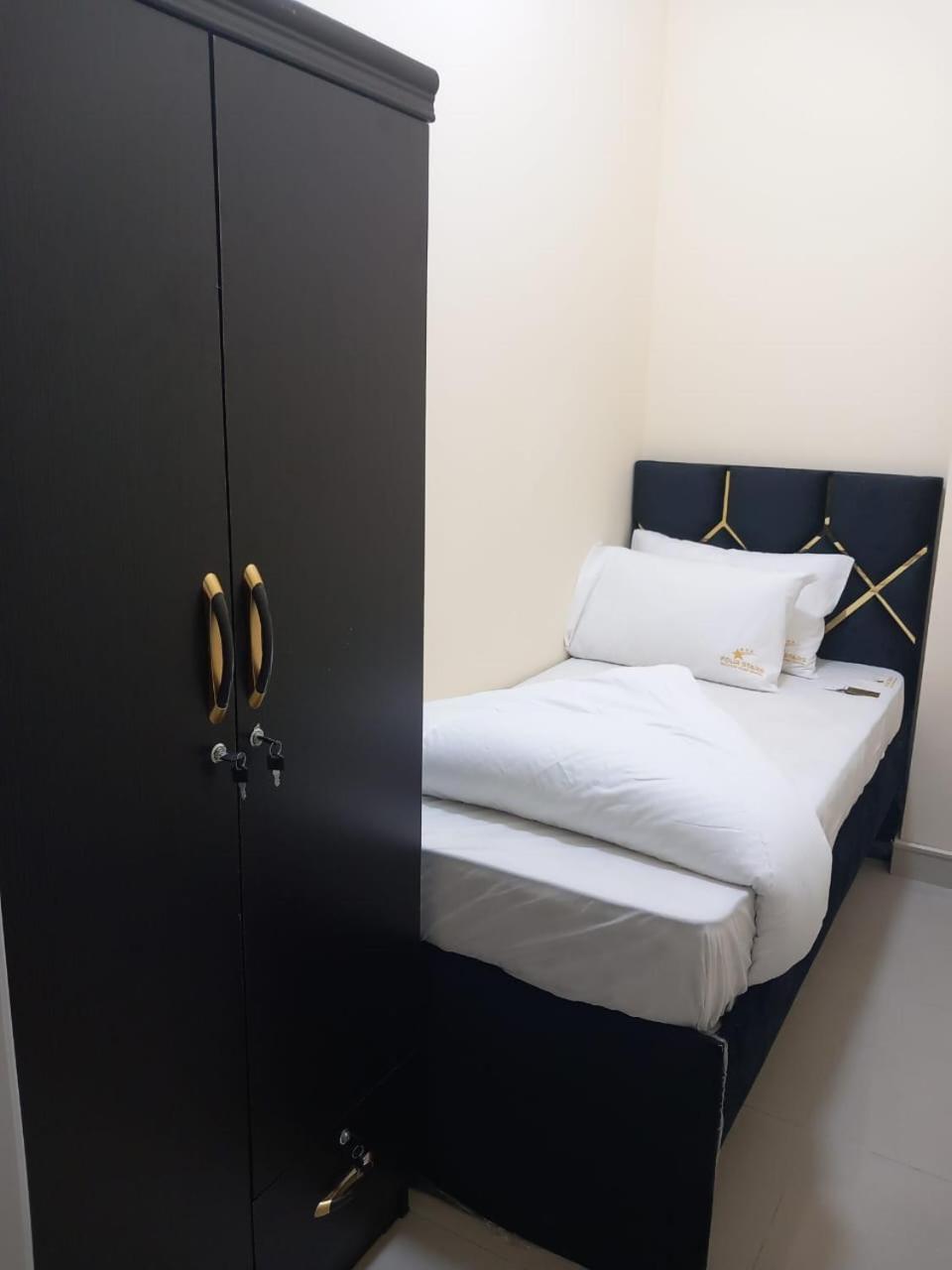Four Stars Hostel Dubai Eksteriør billede
