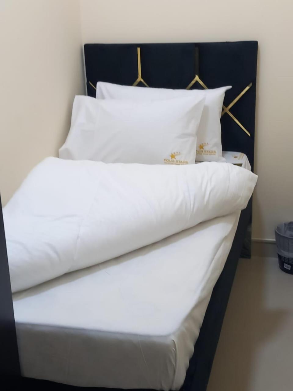 Four Stars Hostel Dubai Eksteriør billede